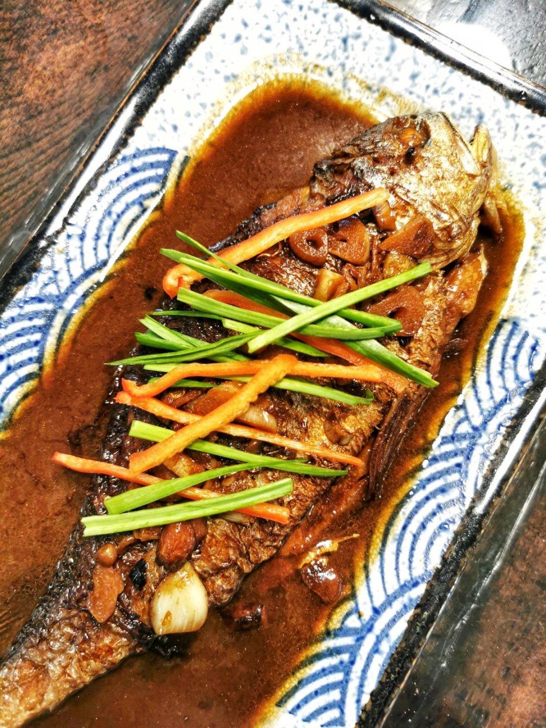 金玉满堂啤酒红烧鱼