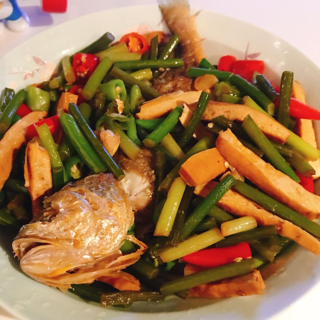 蒜苔炒八爪鱼