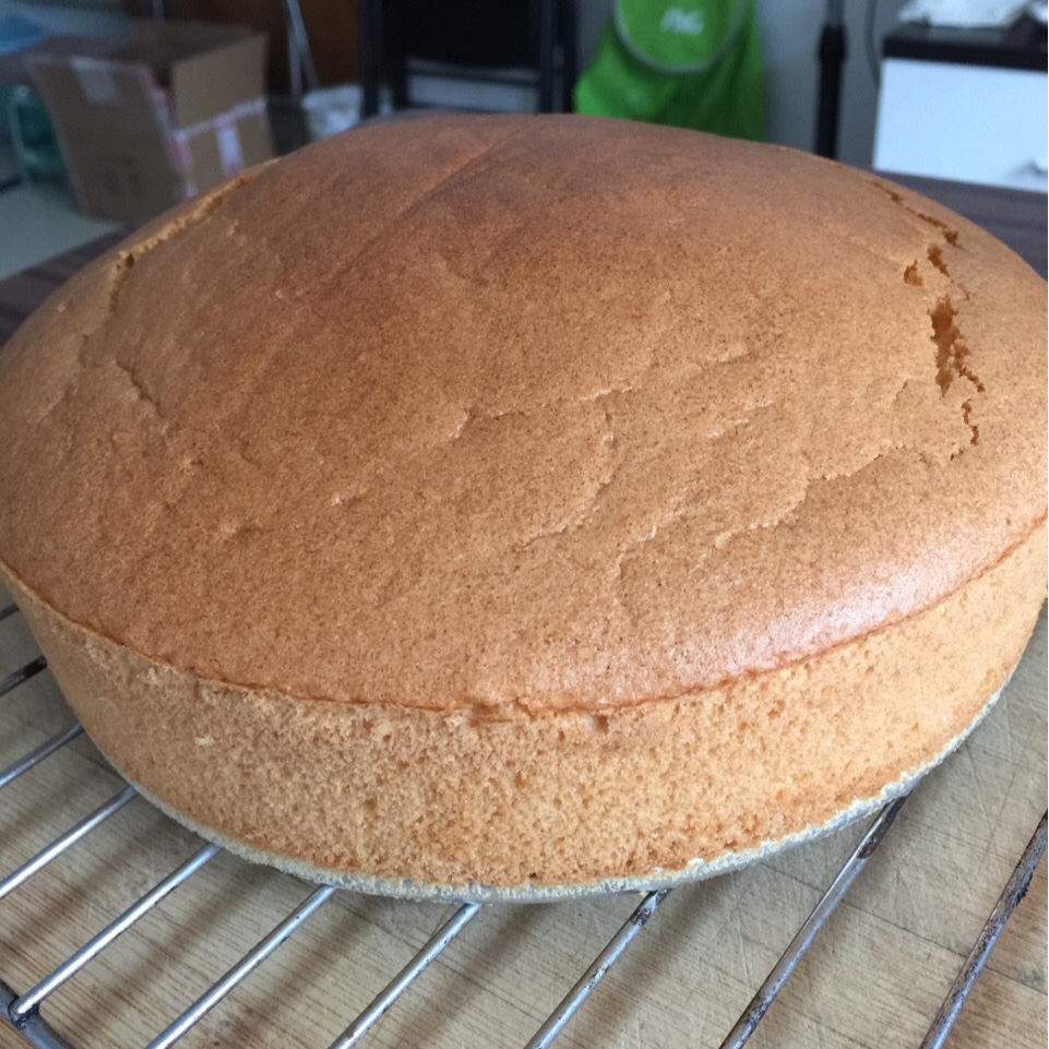 烤箱做蛋糕（戚风蛋糕的做法）