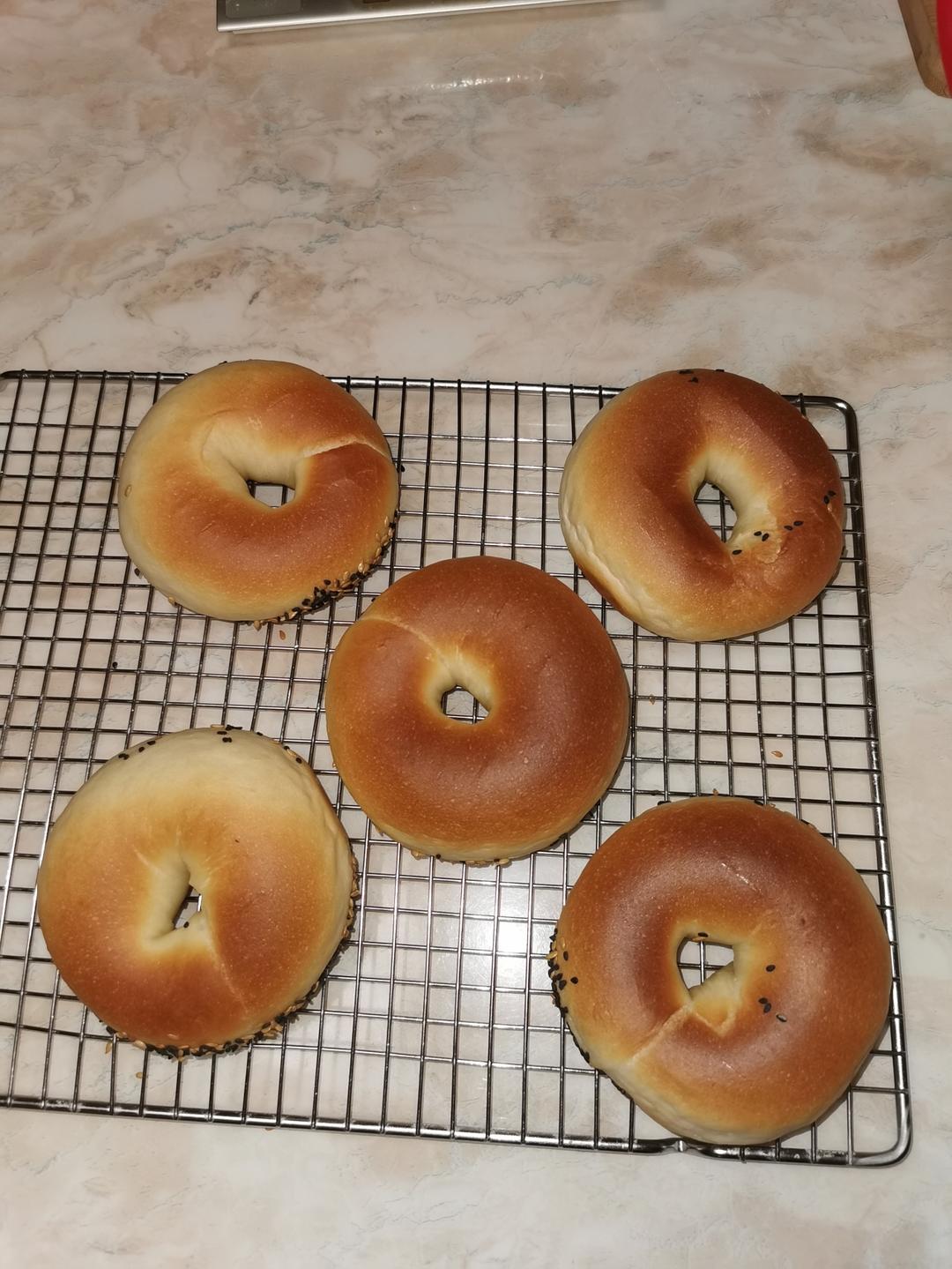 奶盐芝麻贝果🥯超香der～超快手～发酵时间短～超好吃😋