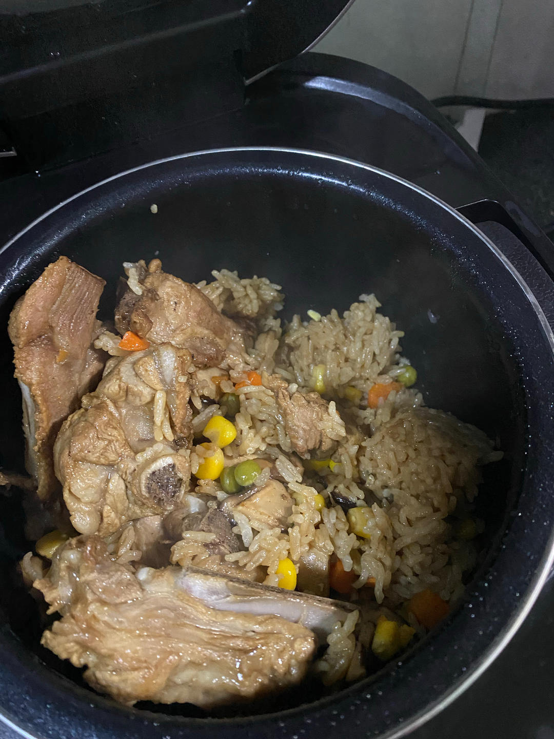 超简单的真香排骨焖饭！馋哭隔壁家小孩儿😋
