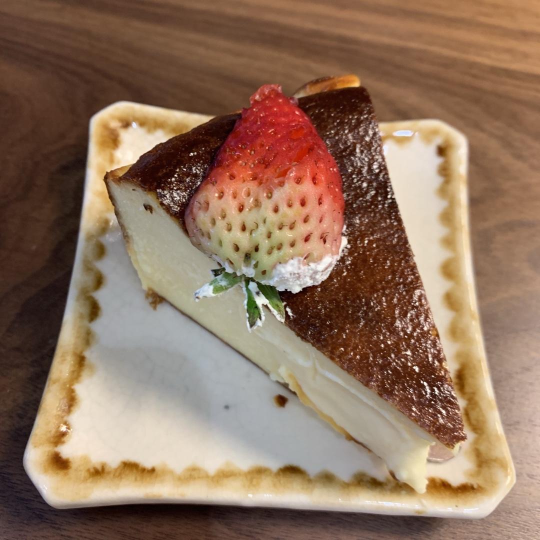 “烧伤”的奶酪蛋糕Burnt cheese cake