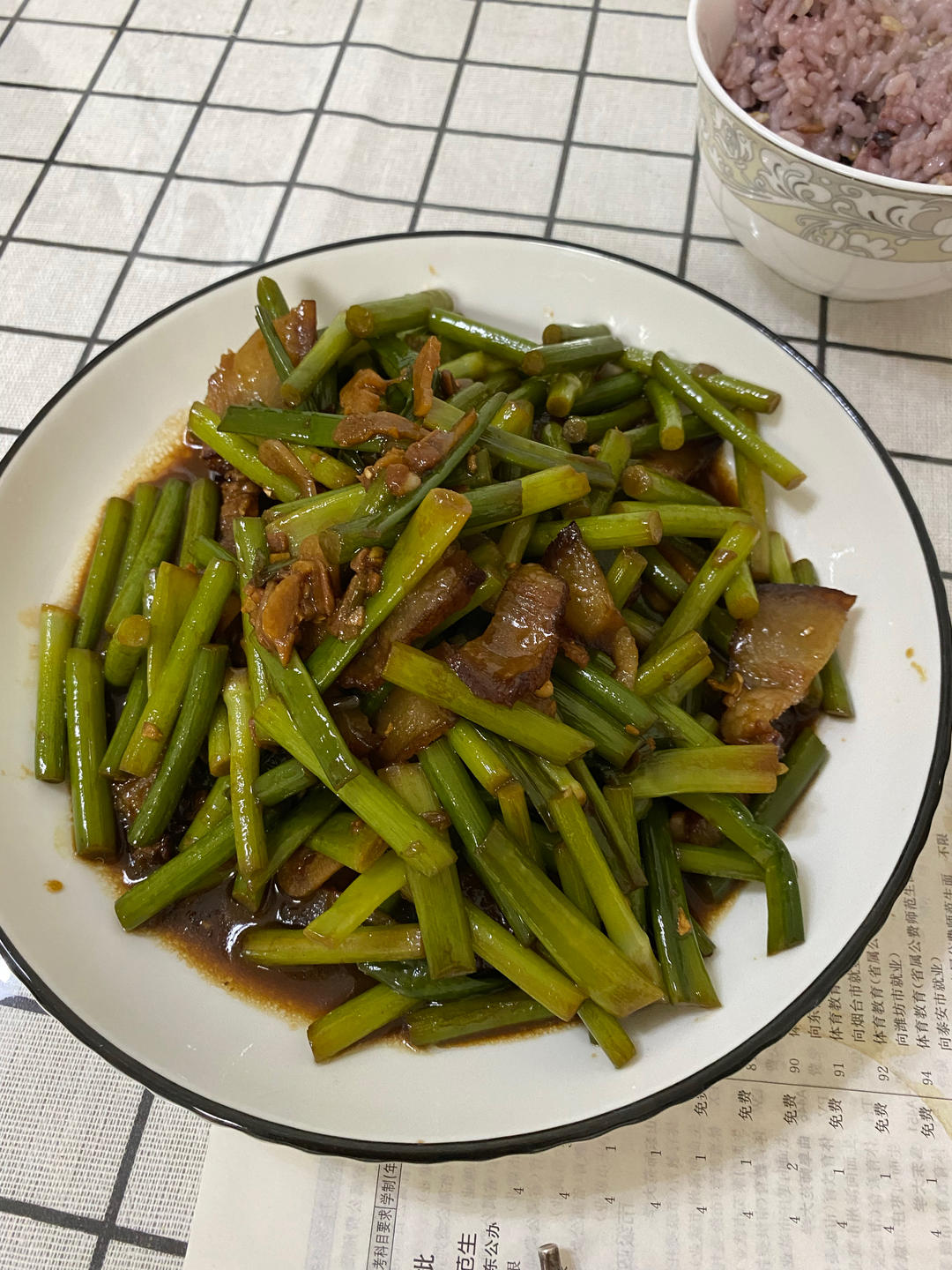 超级下饭的一道菜蒜苔炒风干腊肉