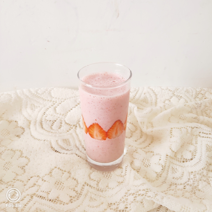 草莓奶昔的做法 步骤10