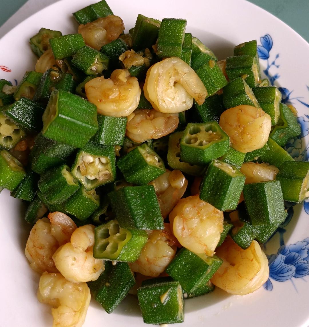 【秋葵炒虾仁】虾仁炒得嫩滑，原来还有这一招！