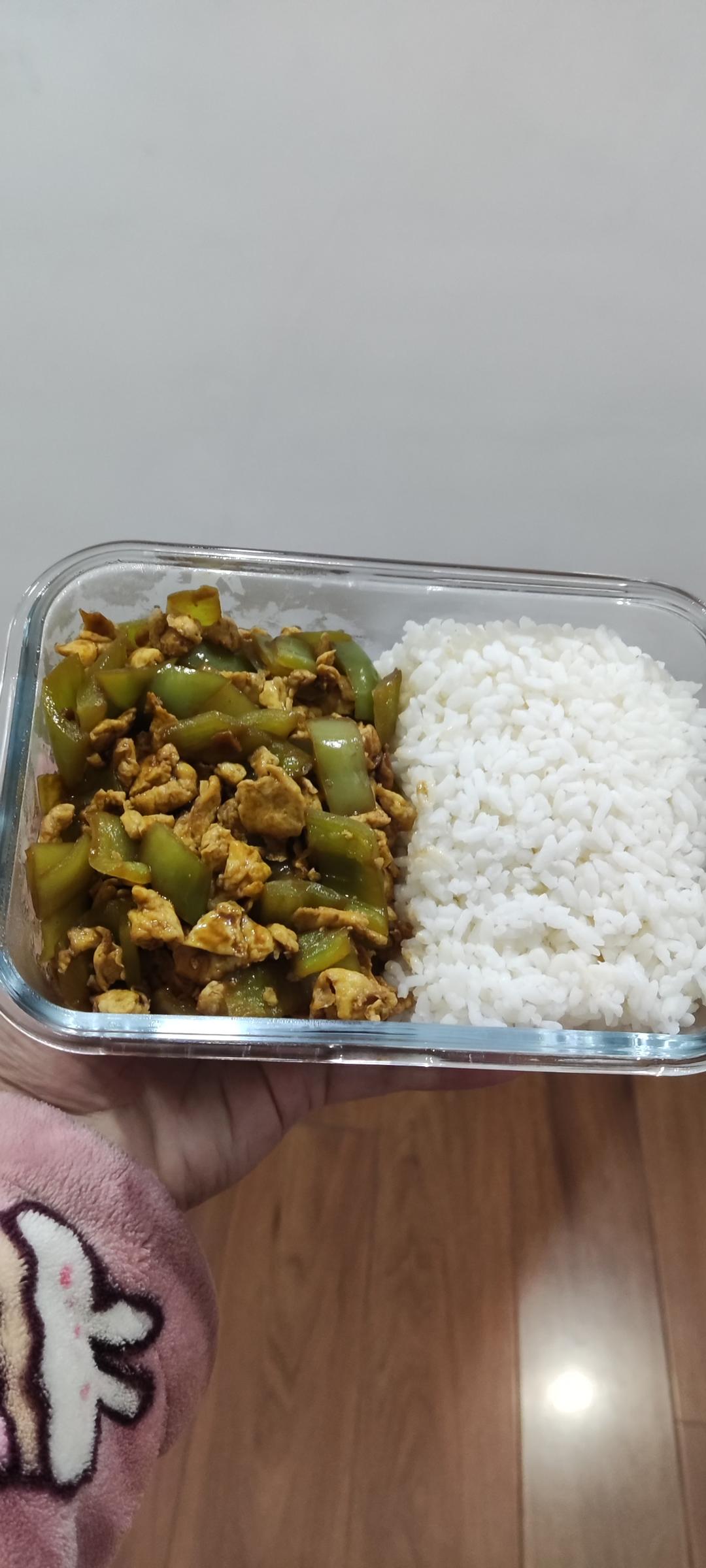 超级下饭的青椒炒鸡蛋