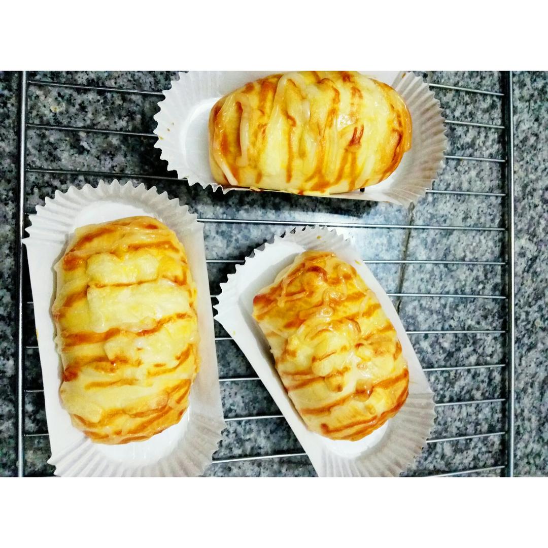 肉松葱香芝士面包