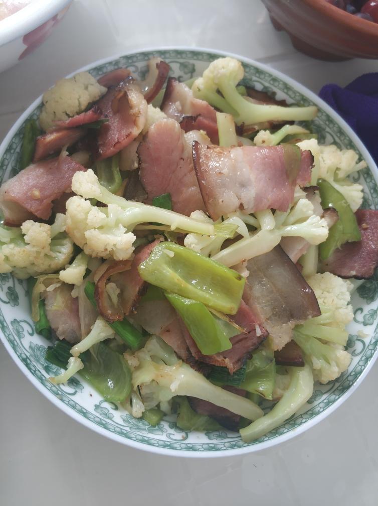 花菜炒腊肉的做法