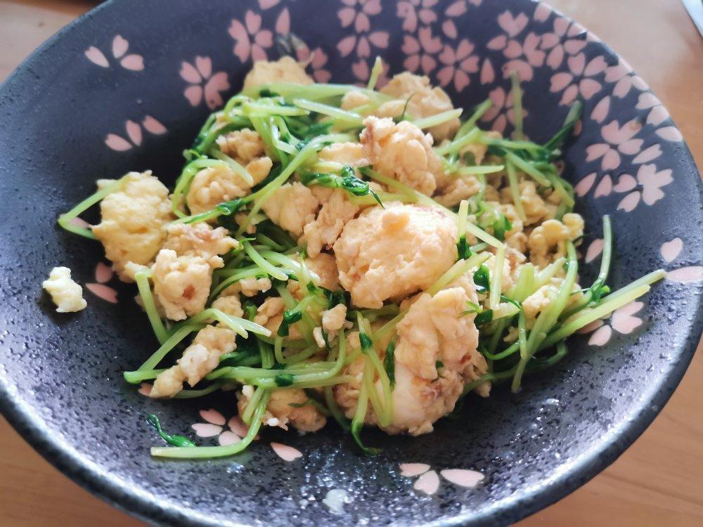 豌豆苗炒鸡蛋