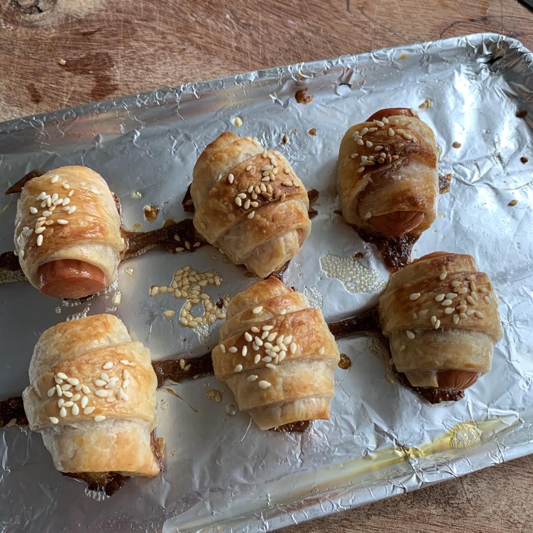 香肠酥皮卷：手抓饼皮还能这样吃，不用和面快速搞定早餐