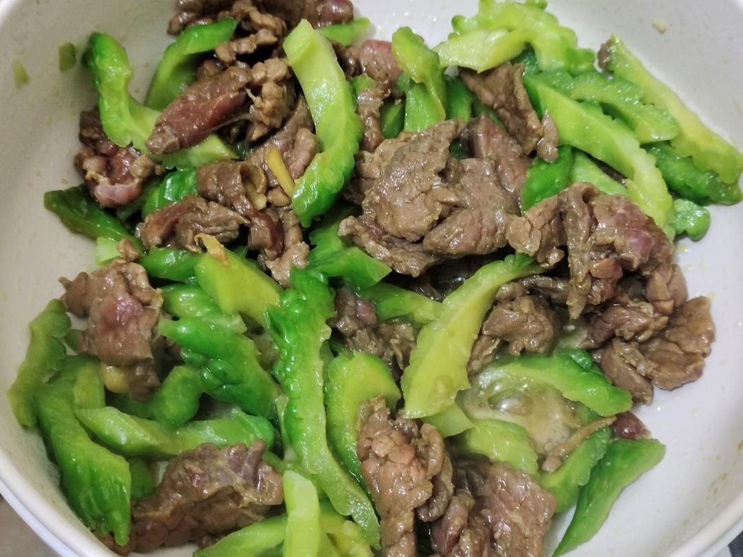 牛肉炒苦瓜（附苦瓜的处理方法）