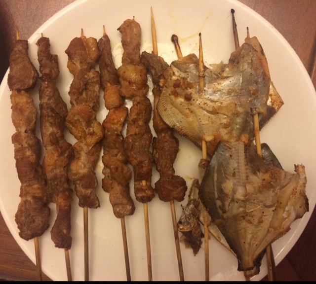 生烤羊肉串