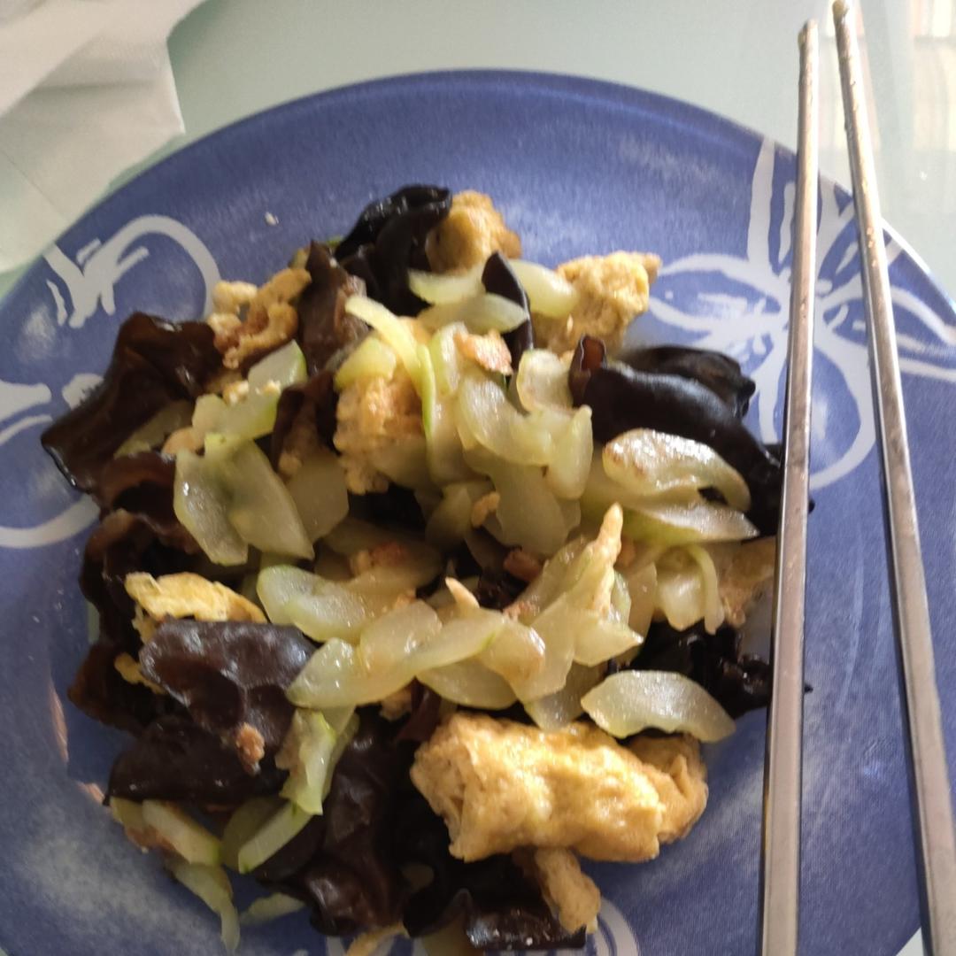 黄瓜木耳炒鸡蛋