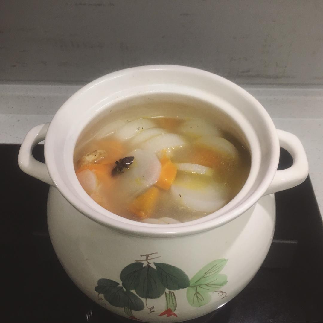 瑜小北_淘气小王子做的白萝卜炖牛肉砂锅