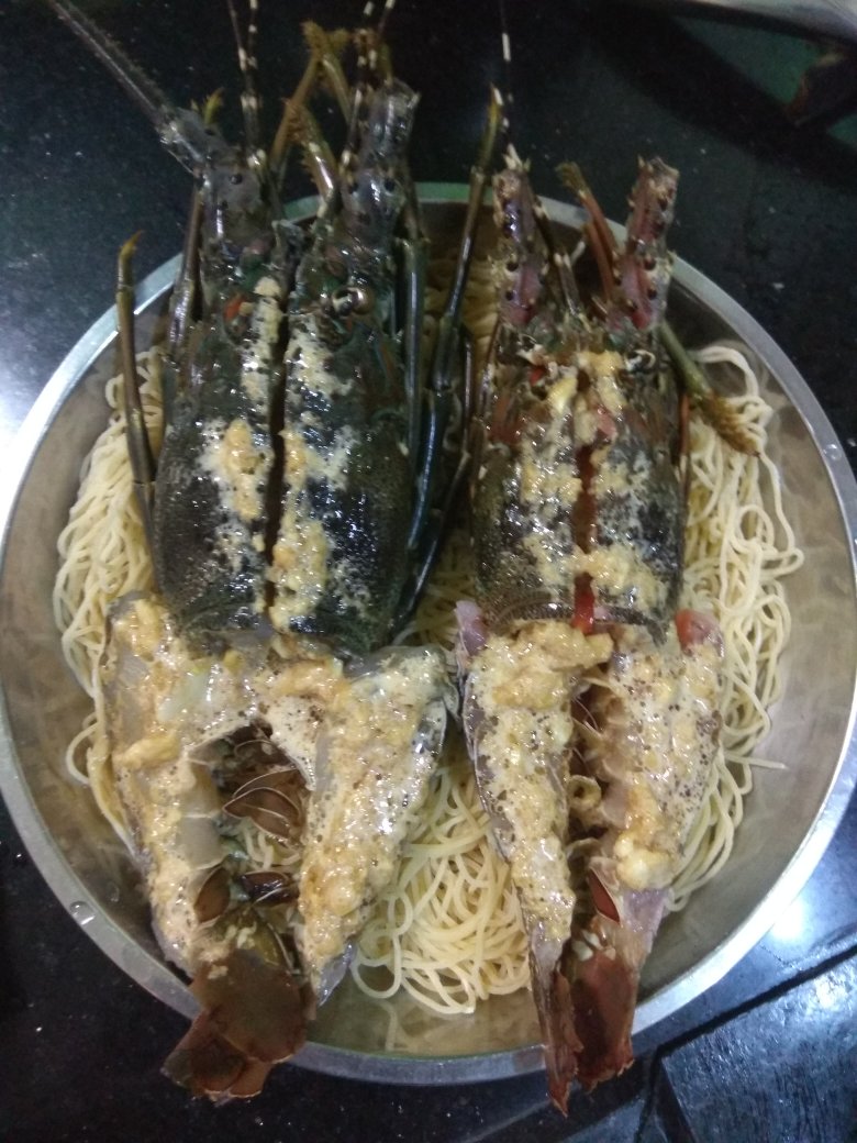 蒜蓉蒸青龙虾