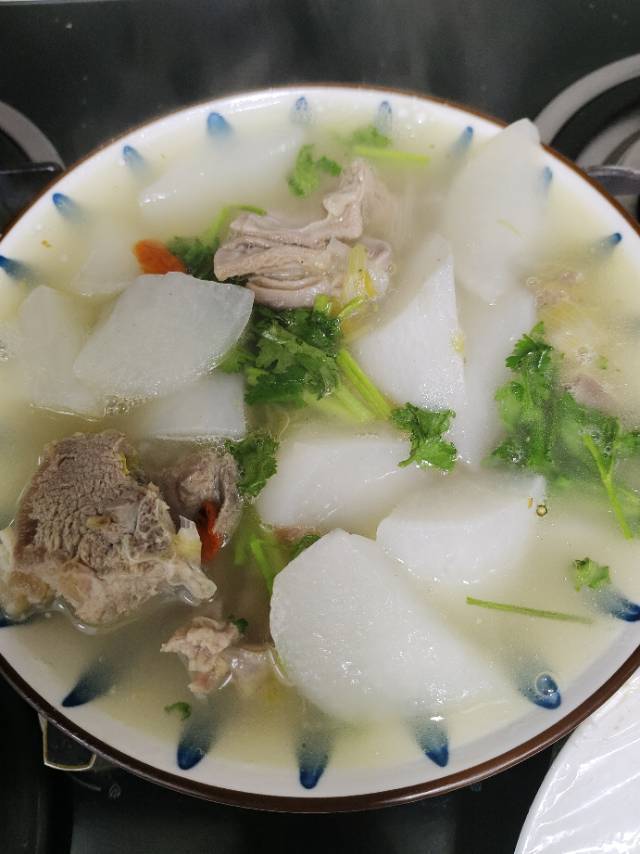 羊肉炖白萝卜