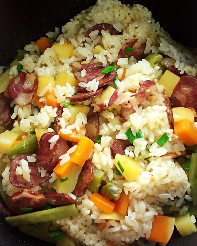 卜卜宝贝她娘做的土豆焖饭(电饭锅版)