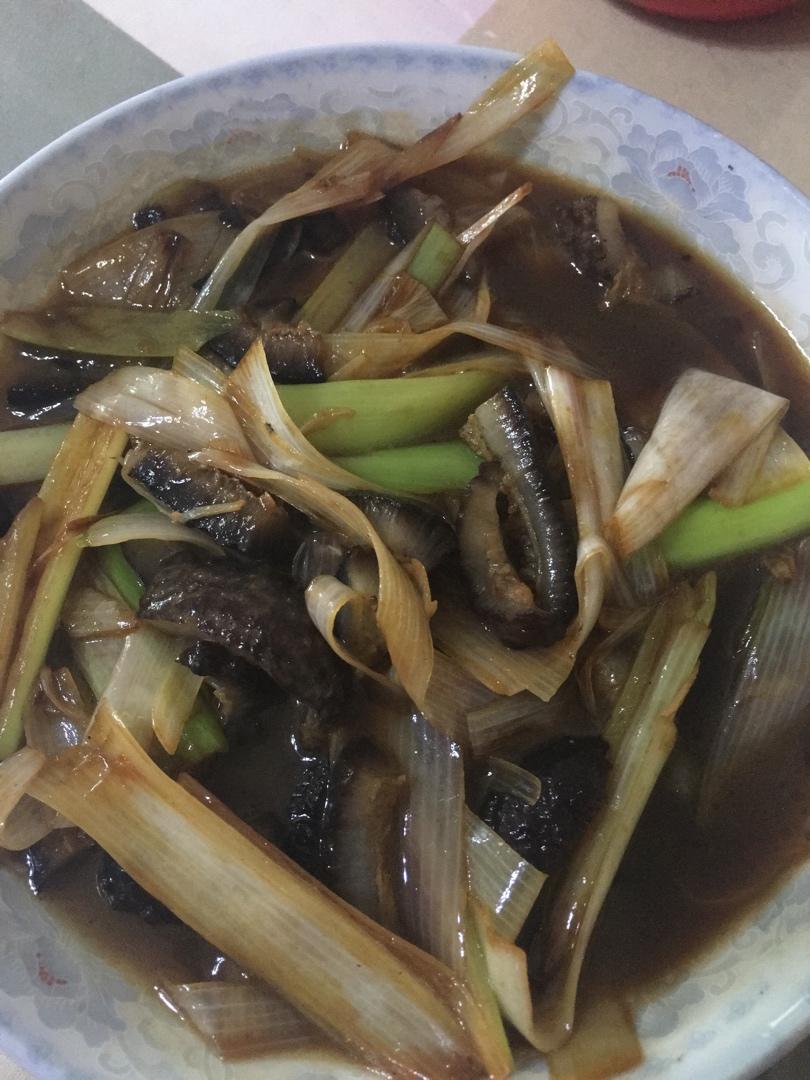 青岛人最爱的葱爆海参