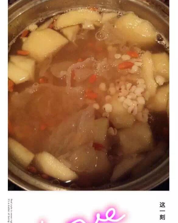 苹果银耳红枣汤