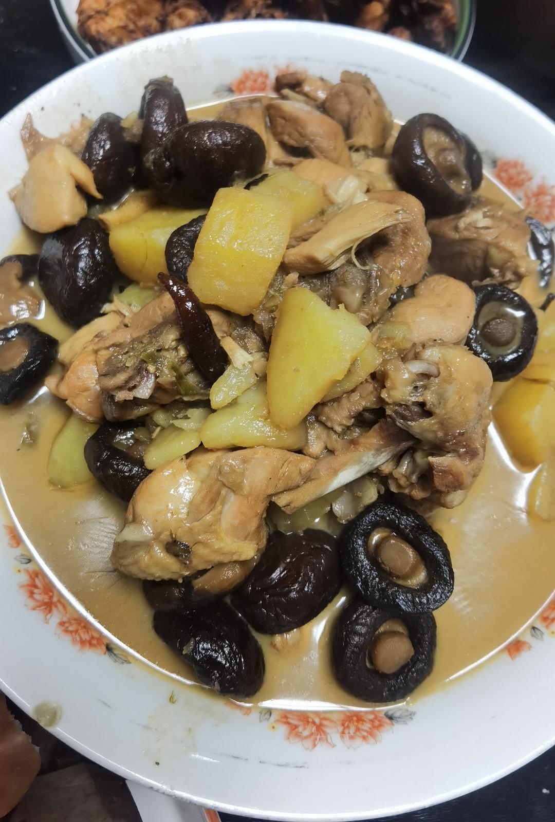 小鸡炖蘑菇(注意一步操作就香气沁人)