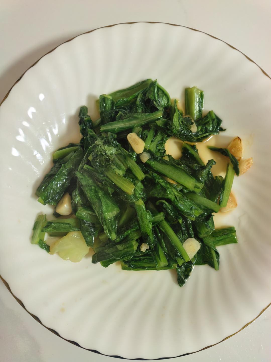 蒜蓉耗油清炒油麦菜，减脂快手菜，宝宝超爱，傻瓜步骤，屡试不爽，好吃且下饭，鲜香爽口！！