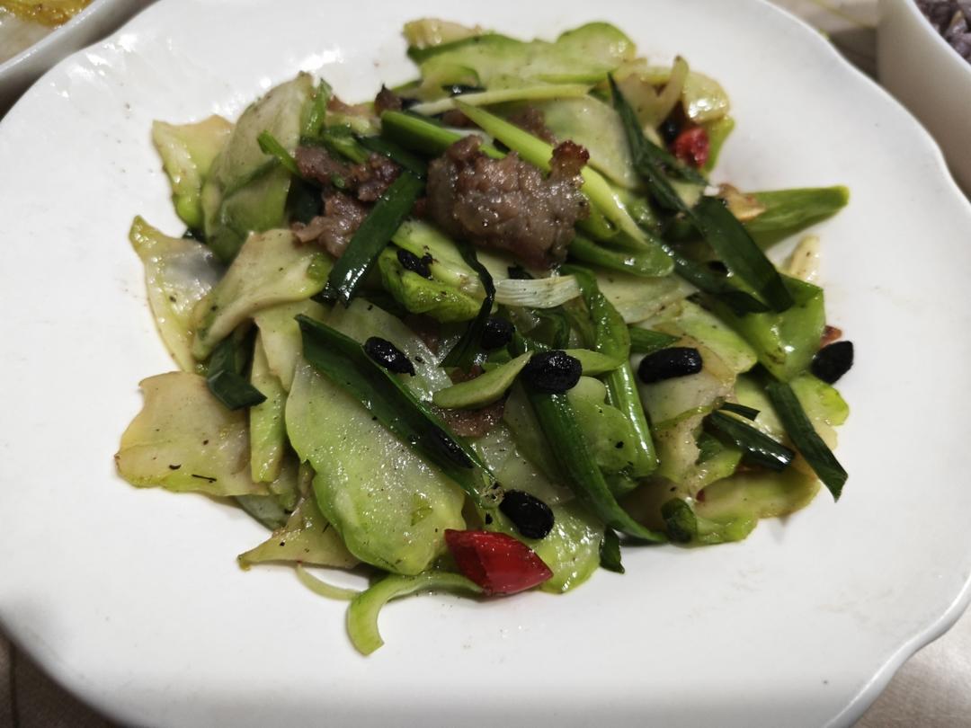 剁椒儿菜炒肉——脆辣可口