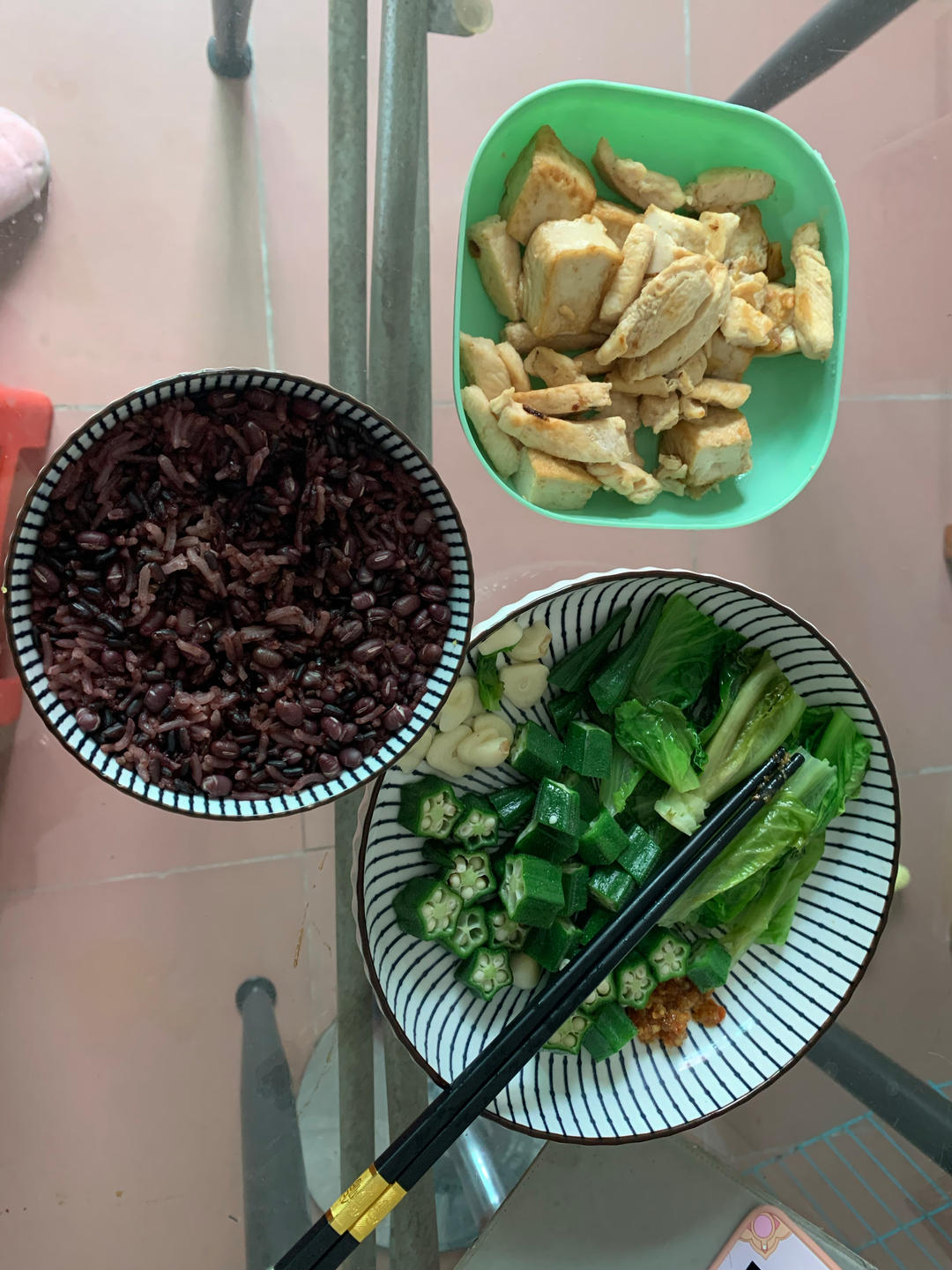 红豆紫米杂粮饭+杏仁
