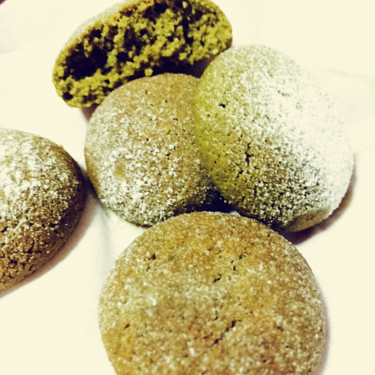 小岛老师法式莎布雷酥球（比黄油曲奇好吃百倍）
这是一款人气非常高的点心！抹茶味道更为大家喜欢！酥脆中带着抹茶的清香！