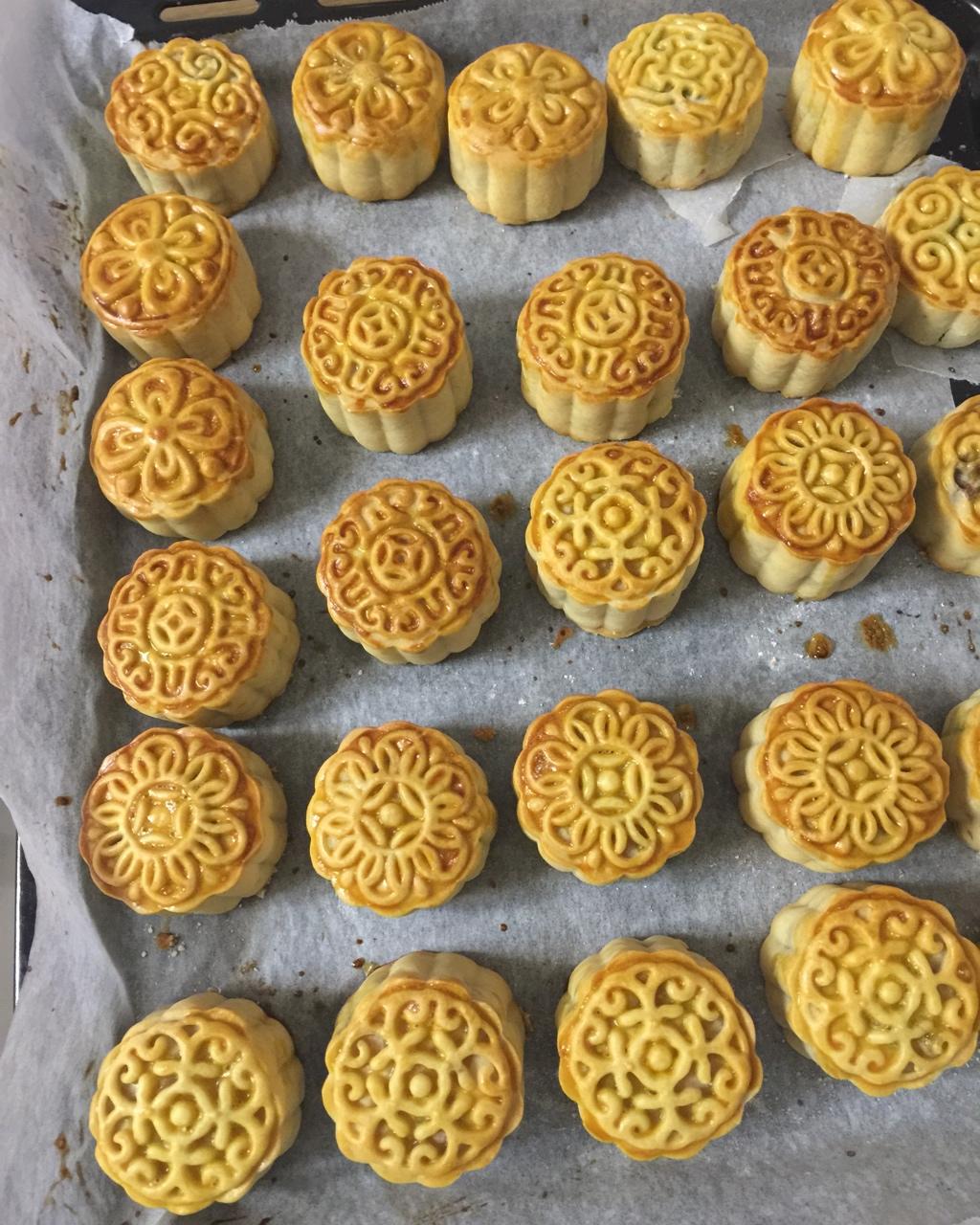 广式月饼—蛋黄莲蓉月饼