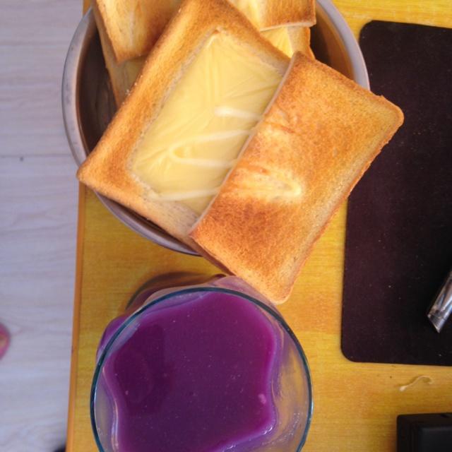 紫薯汁与烤吐司