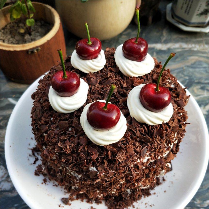 黑森林蛋糕：樱桃酒是她的灵魂