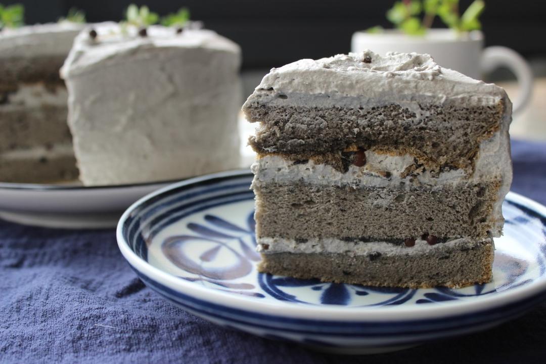 《Tinrry+》芝麻蛋糕