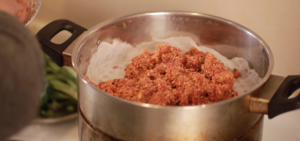 成都粉蒸牛肉，香糯可口的做法 步骤3