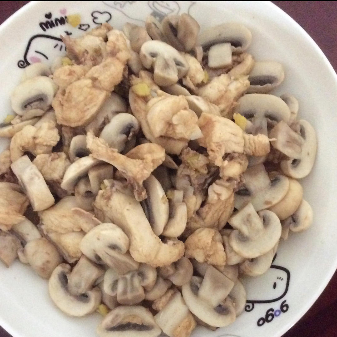 鸡胸肉炒蘑菇