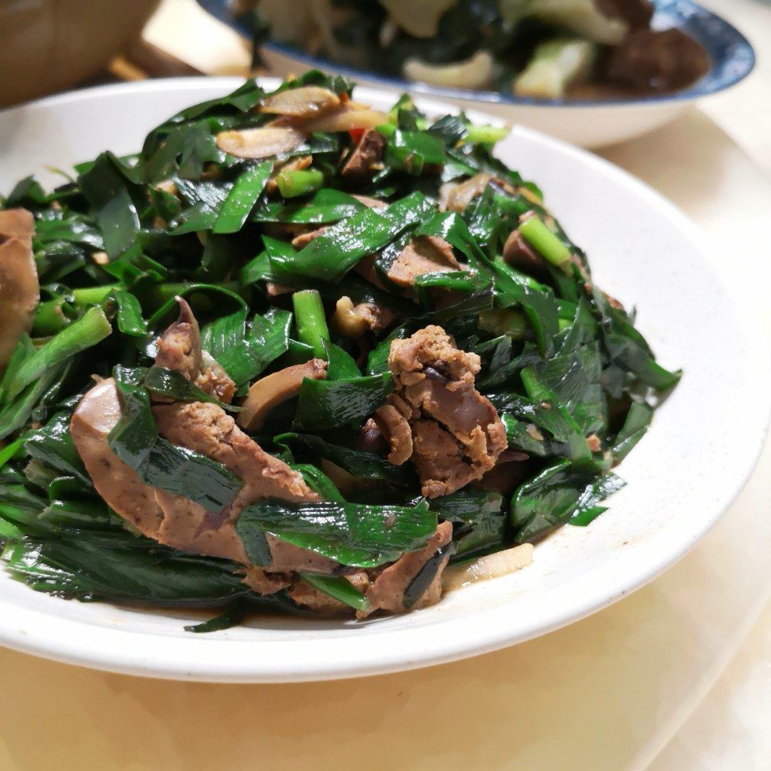 韭菜炒鸡肝