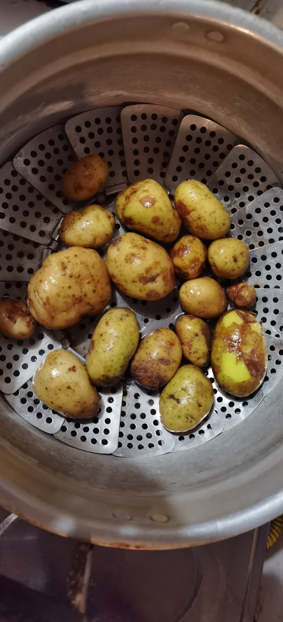 椒盐小土豆的做法 步骤1