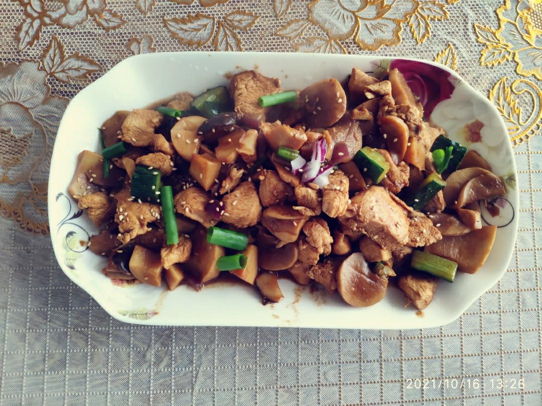杏鲍菇焖鸡胸肉