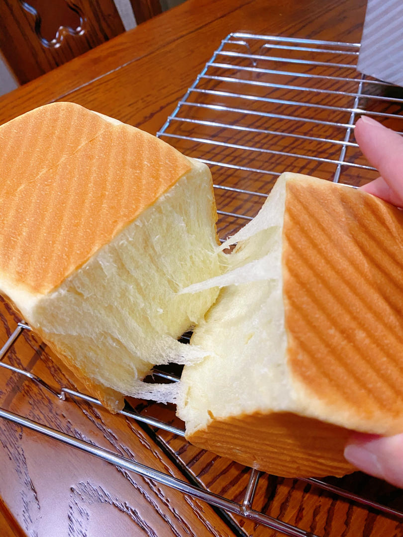 吐司，奶香手撕面包，超级香浓