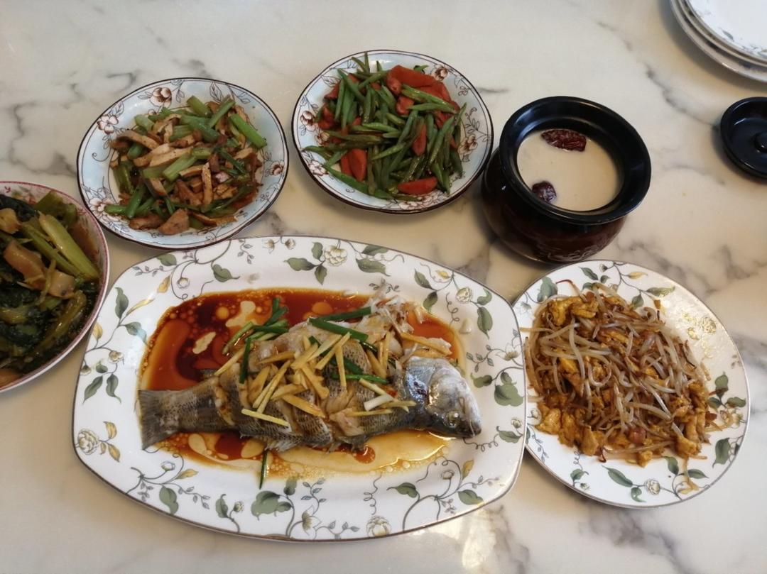 清蒸鲈鱼