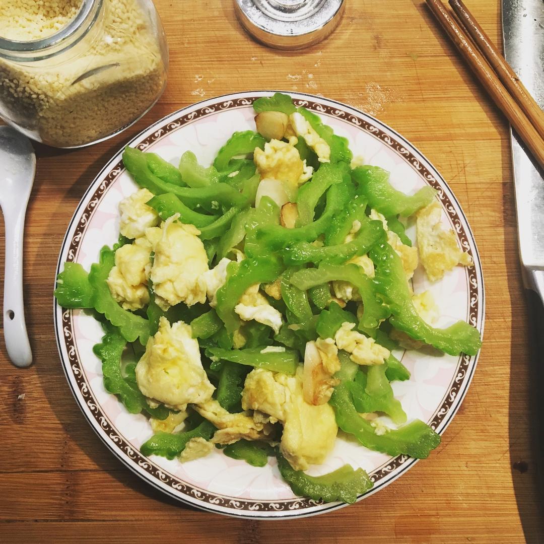 吃货二狗做的苦瓜炒蛋