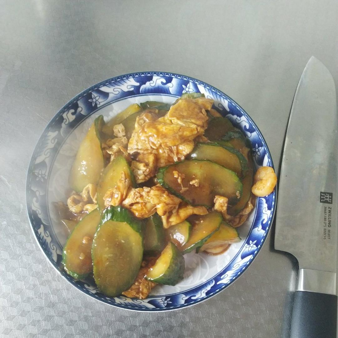 黄瓜炒鸡蛋虾仁基础版简单版