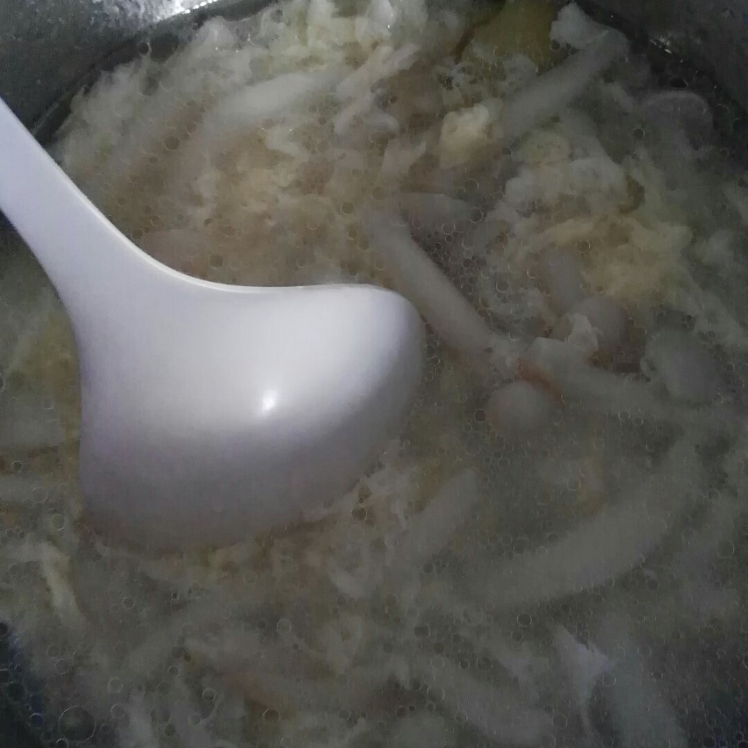 白玉菇鸡蛋汤