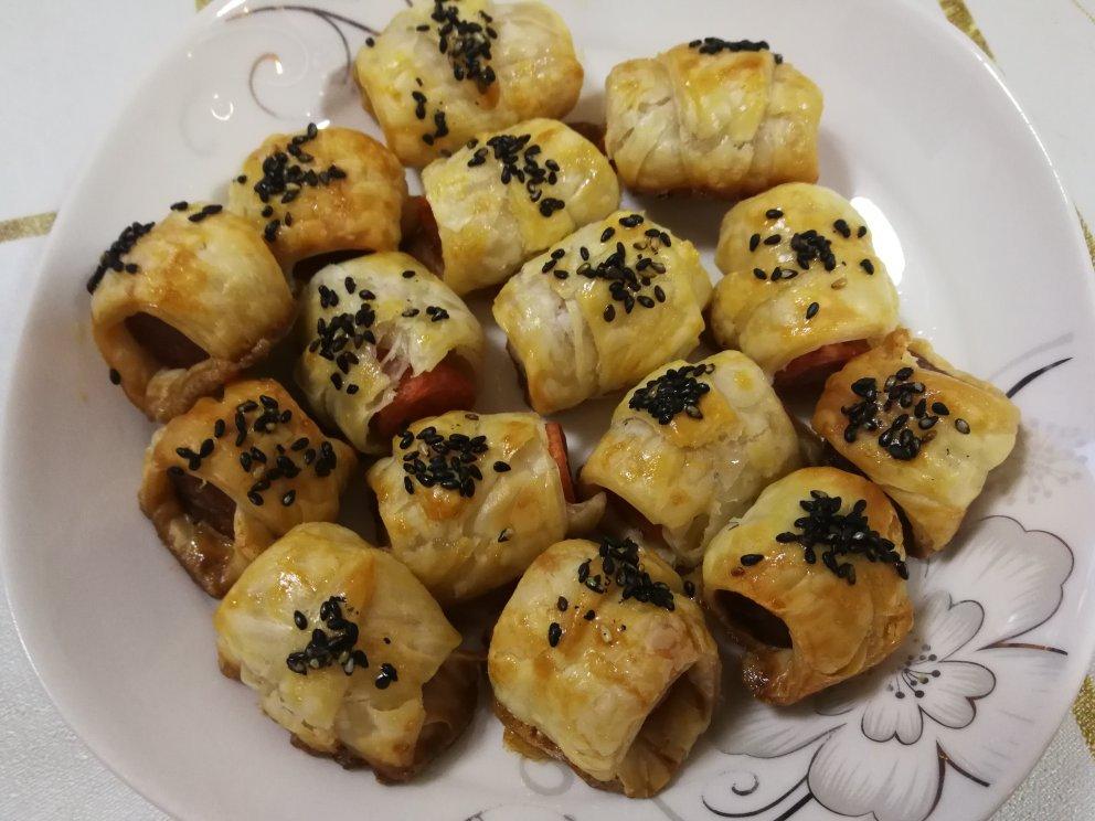 香肠酥皮卷：手抓饼皮还能这样吃，不用和面快速搞定早餐