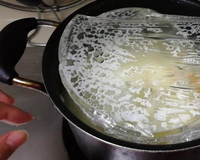 不要用保鲜膜蒙玻璃碗蒸鸡蛋的做法 步骤1