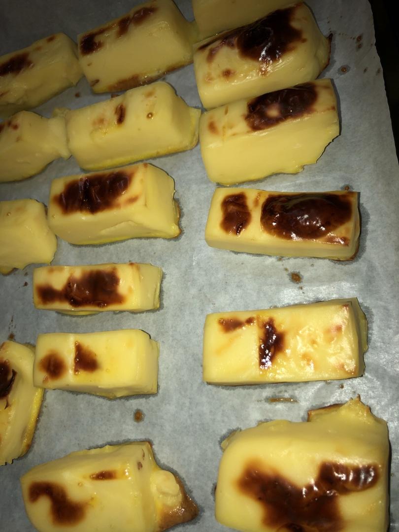 博博mama做的外焦里嫩奶香浓郁烤牛奶块简单好吃