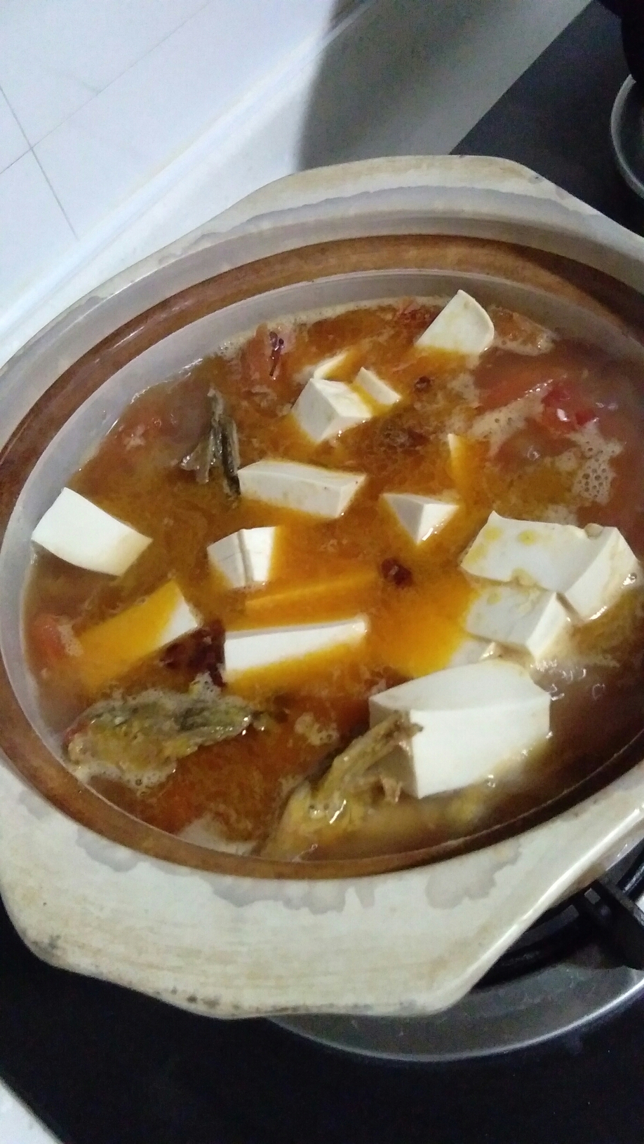 西红柿黄骨鱼炖豆腐的做法 步骤5