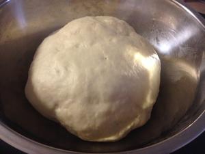 伊凡面包之鲜奶雪露包（我做过最柔软的面包）冰激淋夹馅的做法 步骤5