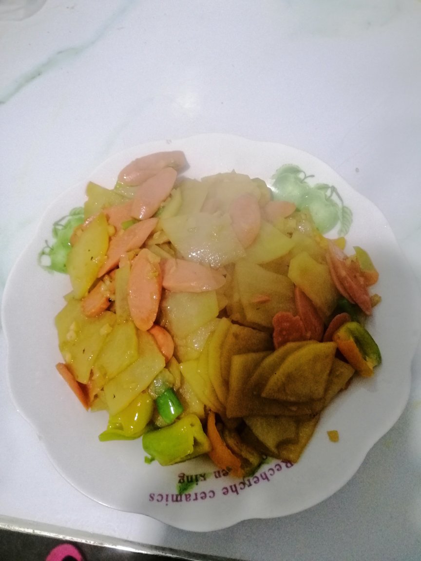 土豆片炒火腿肠