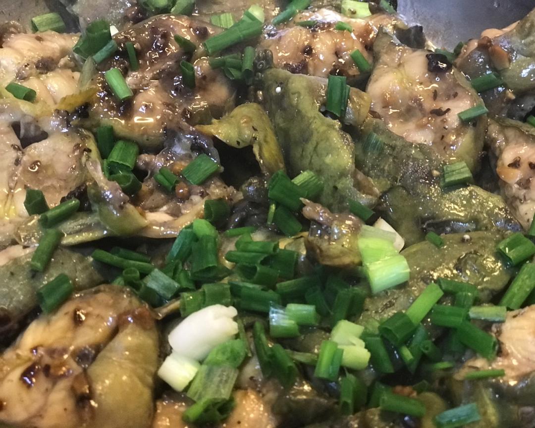 【秘制酱料蒸塘鲺的做法步骤图,怎么做好吃】宅家食记_下厨房