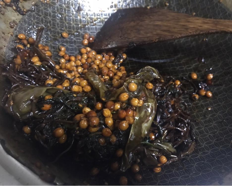 姥姥的东北牛肉烀小土豆咸菜